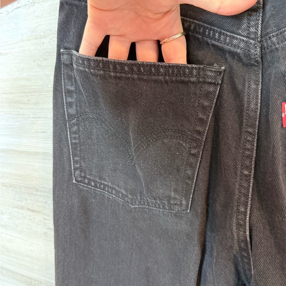 NWT Levi’s High Loose Flare Jeans in Black - Picture 10 of 16